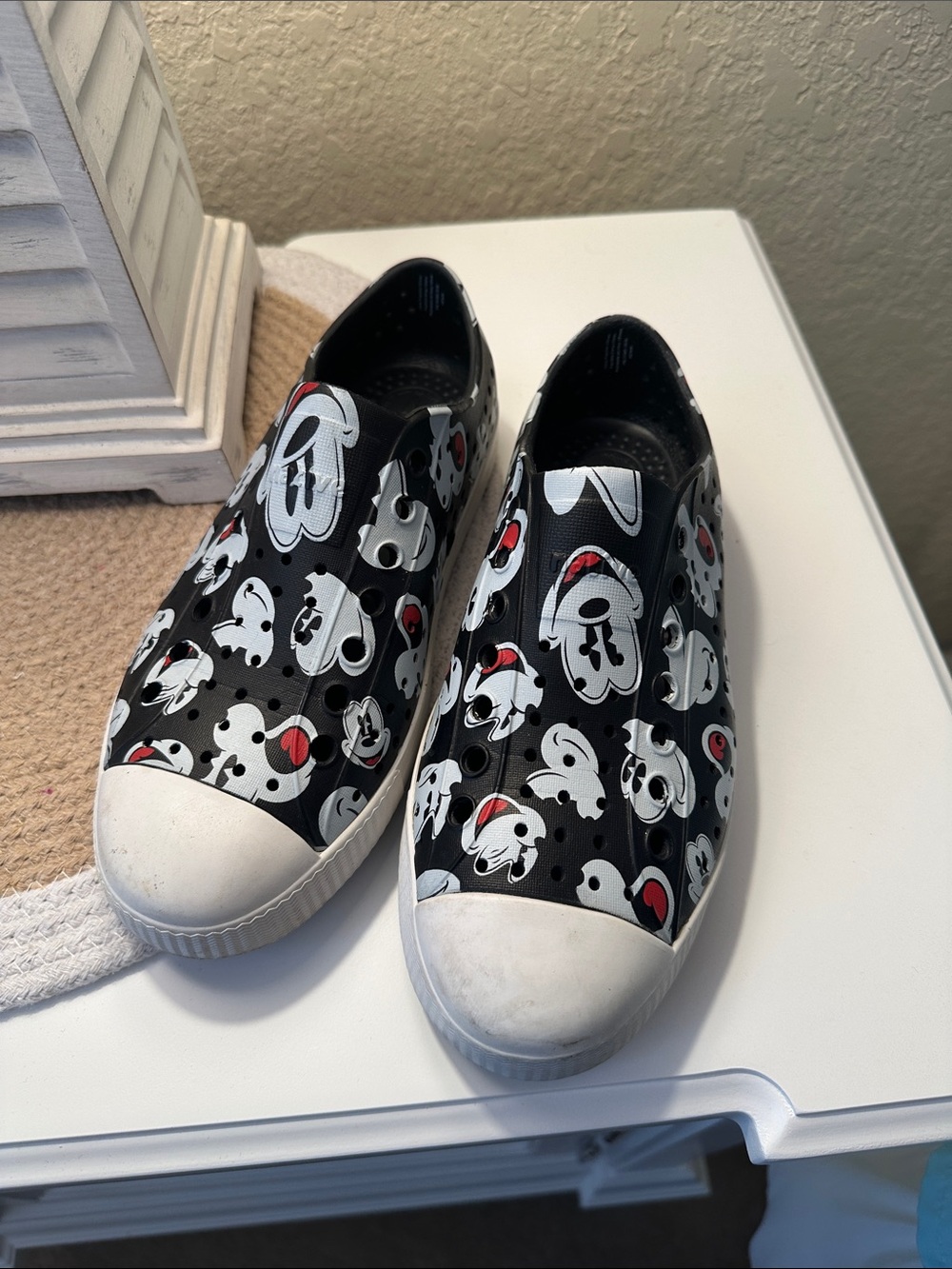 Native Disney Mickey Mouse Black Slip-On Sneakers size 7